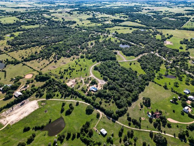 108 Woodland Creek Lane, La Grange, TX 78945