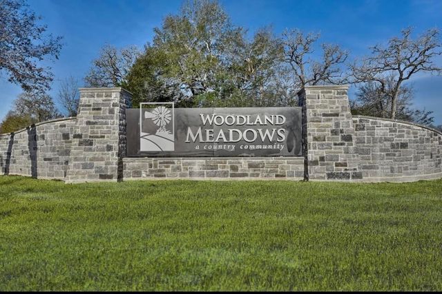 108 Woodland Creek Lane, La Grange, TX 78945