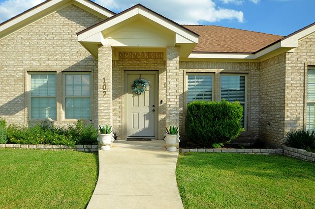 109 Coronado Dr, Kerrville, TX 78028