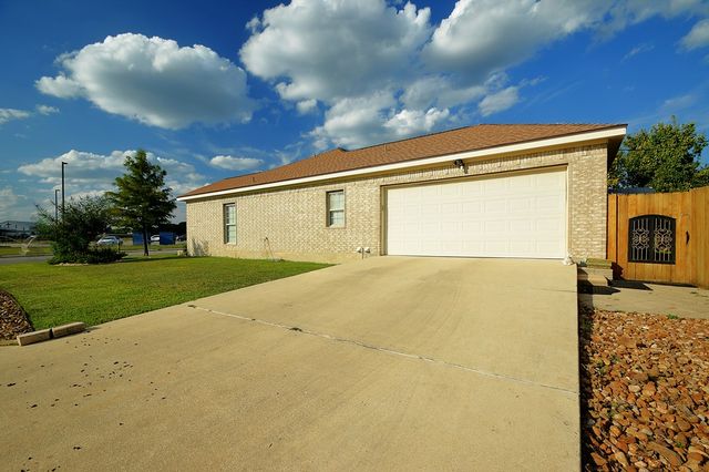 109 Coronado Dr, Kerrville, TX 78028