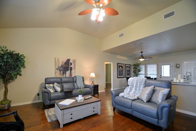 109 Coronado Dr, Kerrville, TX 78028