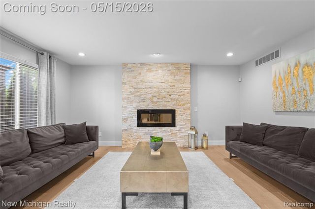 7622 Greene Farm Drive, Ypsilanti, MI 48197