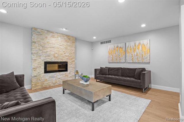 7622 Greene Farm Drive, Ypsilanti, MI 48197