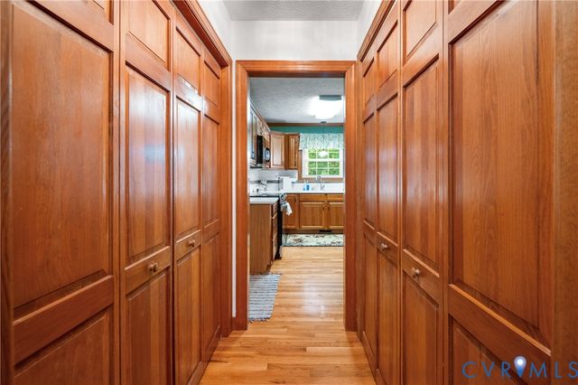 10030 Cheroy Woods Ln, Ashland, VA 23005