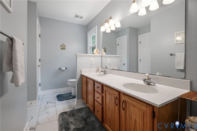 10030 Cheroy Woods Ln, Ashland, VA 23005