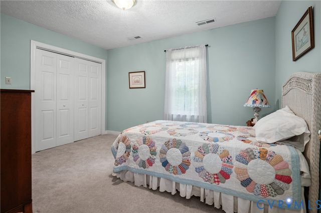10030 Cheroy Woods Ln, Ashland, VA 23005