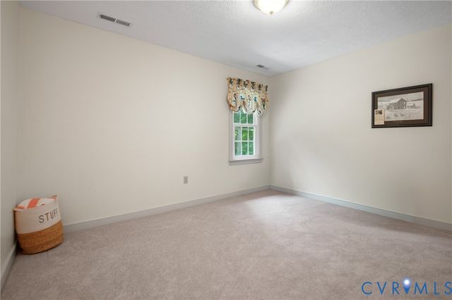 10030 Cheroy Woods Ln, Ashland, VA 23005
