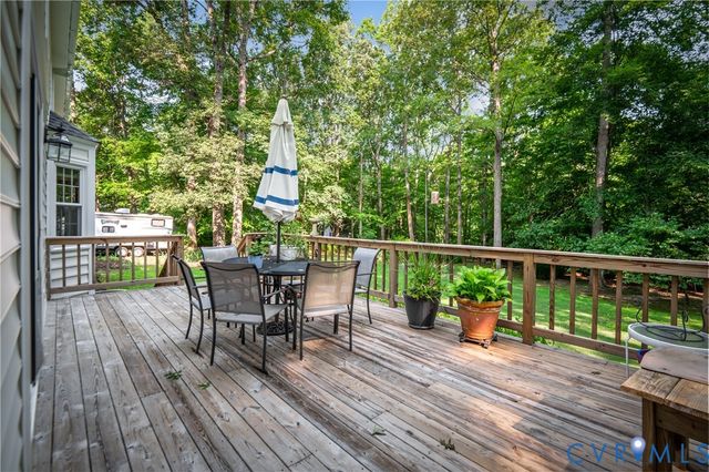 10030 Cheroy Woods Ln, Ashland, VA 23005