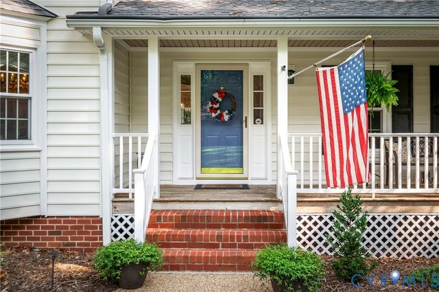 10030 Cheroy Woods Ln, Ashland, VA 23005