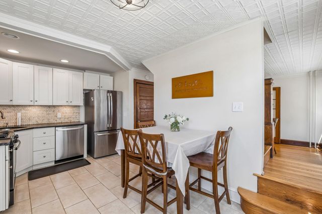 105 SPRING MILL AVE, Conshohocken, PA 19428