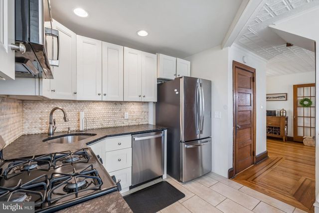 105 SPRING MILL AVE, Conshohocken, PA 19428