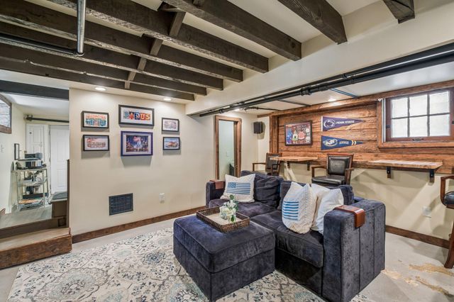 105 SPRING MILL AVE, Conshohocken, PA 19428