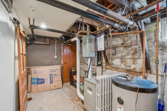 105 SPRING MILL AVE, Conshohocken, PA 19428