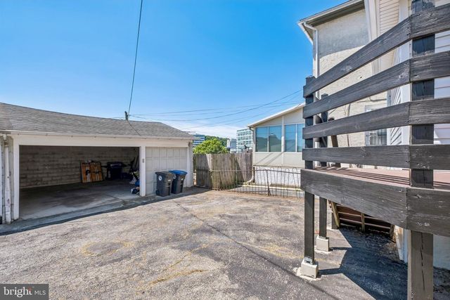 105 SPRING MILL AVE, Conshohocken, PA 19428