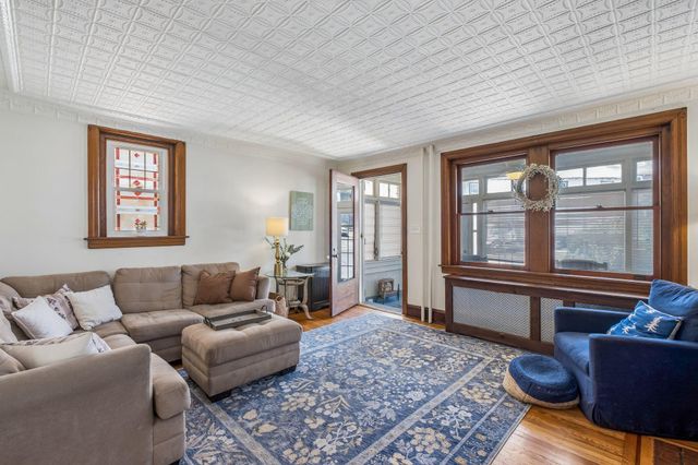 105 SPRING MILL AVE, Conshohocken, PA 19428