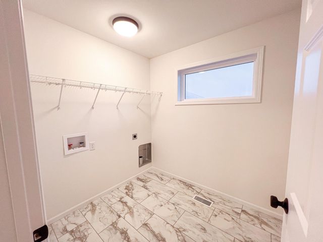 2832 74th Avenue S, Fargo, ND 58104