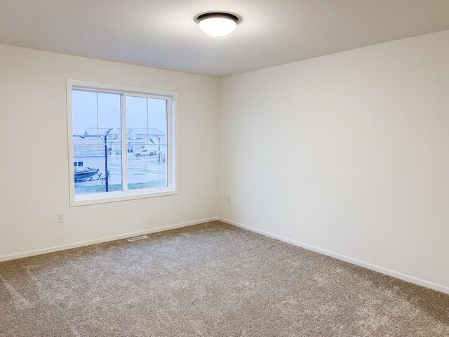 2832 74th Avenue S, Fargo, ND 58104