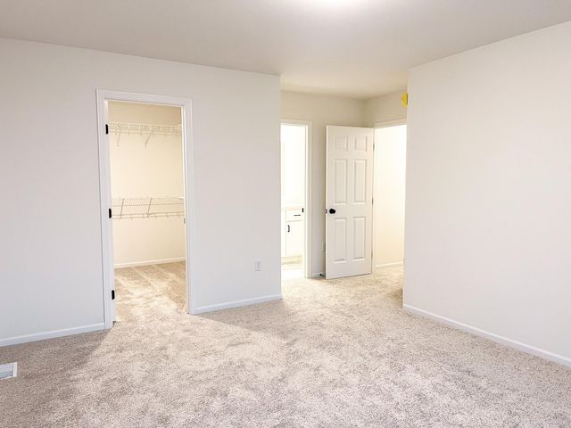 2832 74th Avenue S, Fargo, ND 58104