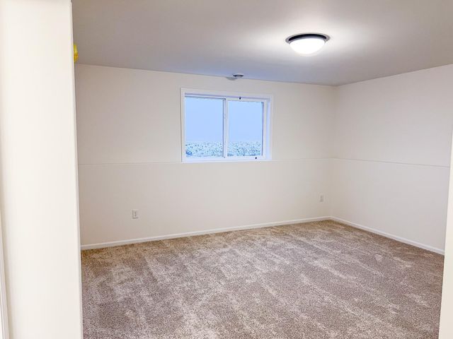 2832 74th Avenue S, Fargo, ND 58104