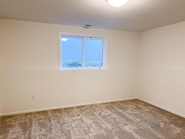 2832 74th Avenue S, Fargo, ND 58104