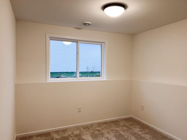 2832 74th Avenue S, Fargo, ND 58104