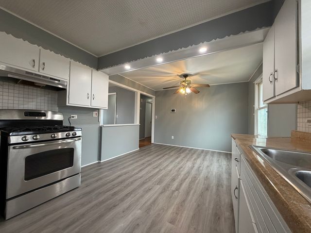 3924 Sunset Avenue, Markham, IL 60428