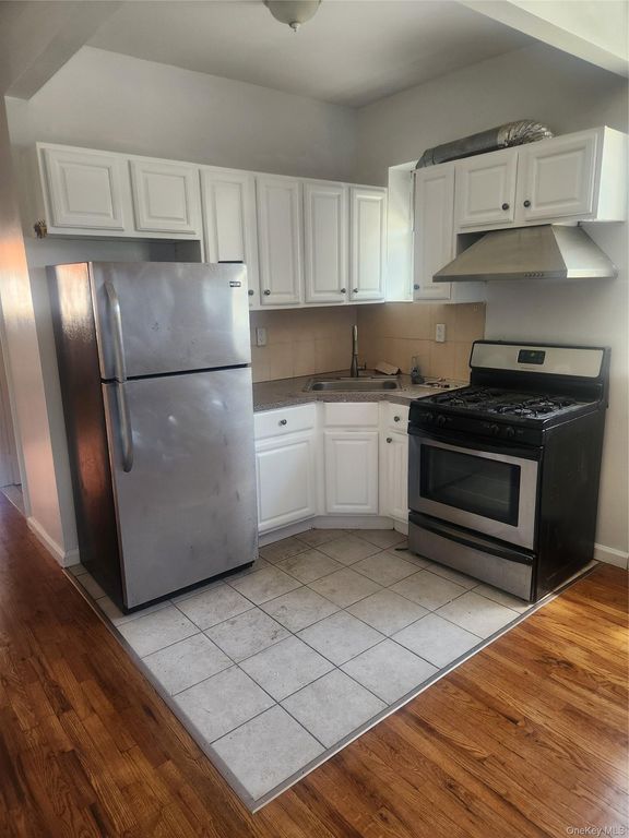 448 Ashford Street 2nd Floor, Brooklyn, NY 11207