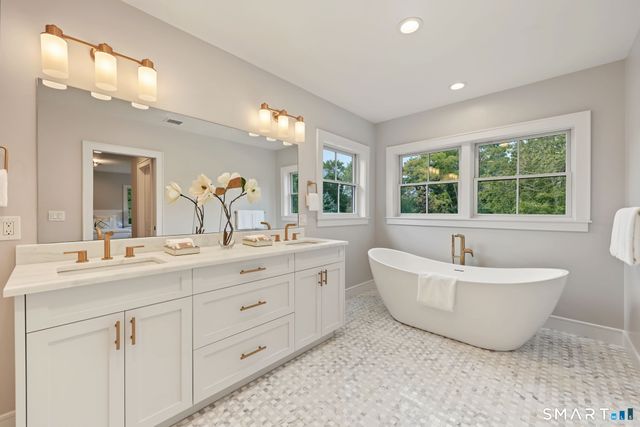 5 Hunter Street, Greenwich, CT 06870