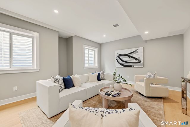 5 Hunter Street, Greenwich, CT 06870