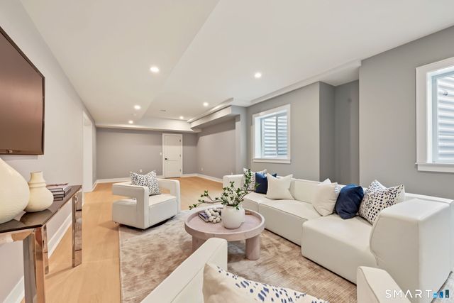 5 Hunter Street, Greenwich, CT 06870