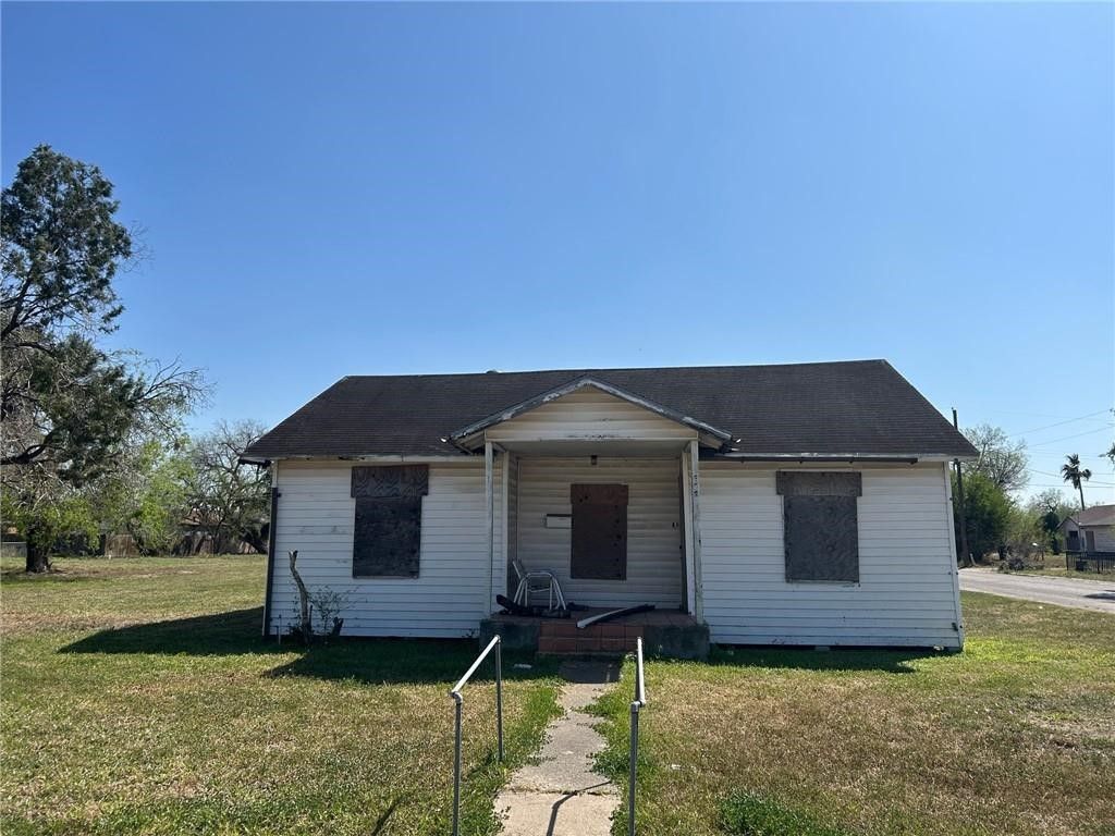 629 W Fordyce Ave, Kingsville, TX 78363