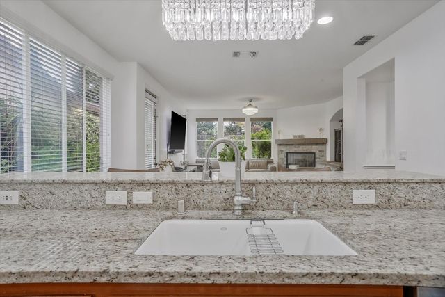 1708 Poppy Field Dr, Roseville, CA 95661