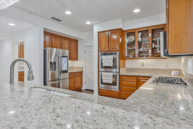 1708 Poppy Field Dr, Roseville, CA 95661