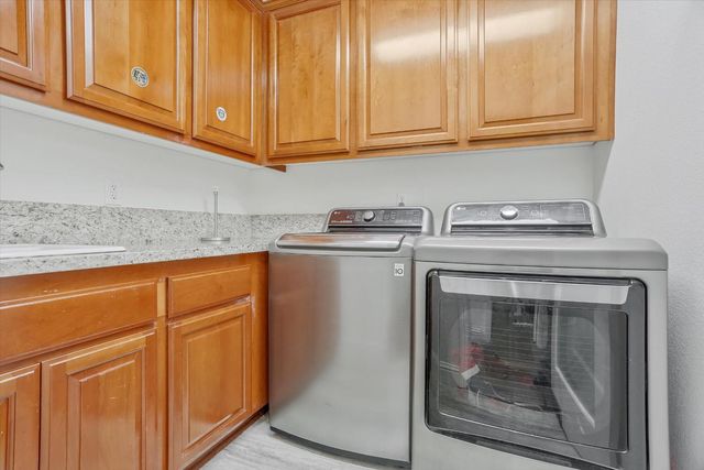 1708 Poppy Field Dr, Roseville, CA 95661