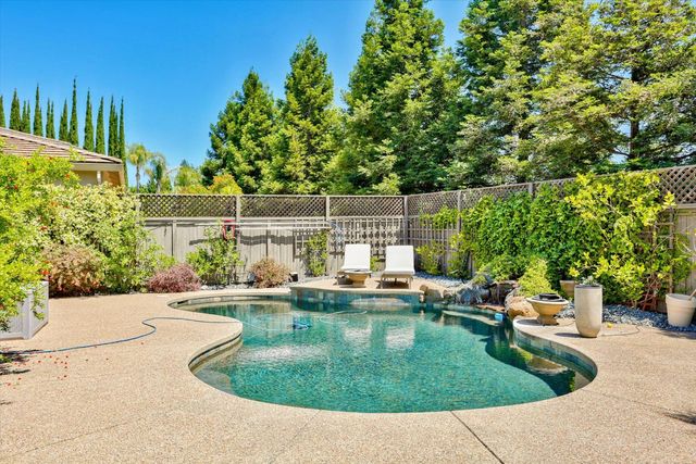 1708 Poppy Field Dr, Roseville, CA 95661