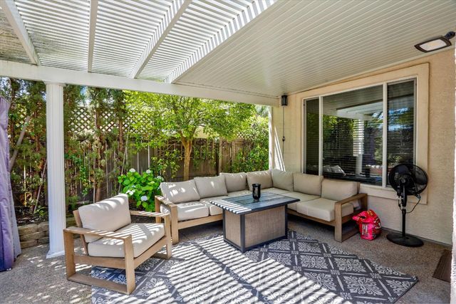 1708 Poppy Field Dr, Roseville, CA 95661