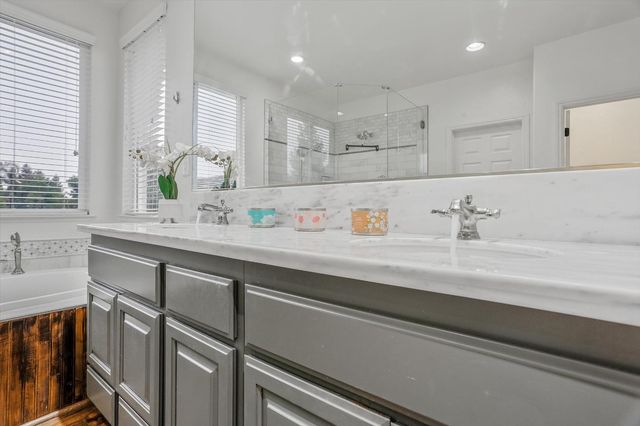 1708 Poppy Field Dr, Roseville, CA 95661