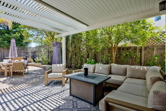 1708 Poppy Field Dr, Roseville, CA 95661