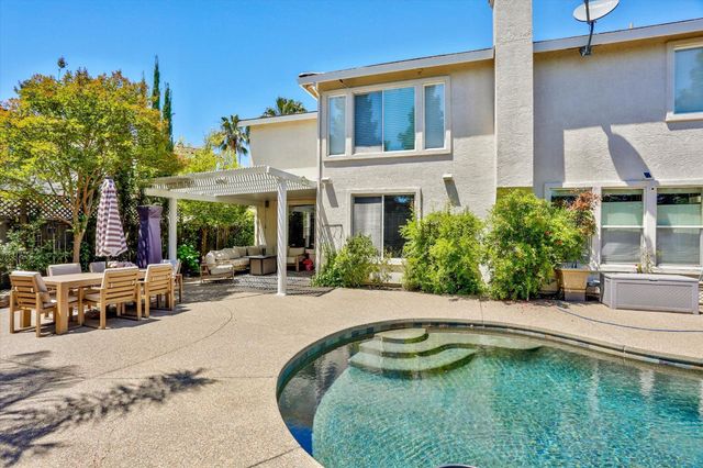 1708 Poppy Field Dr, Roseville, CA 95661