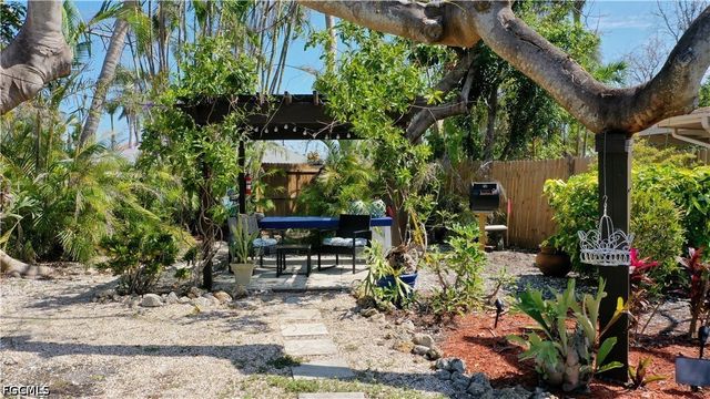 253 Bayshore DR, Cape Coral, FL 33904