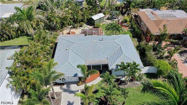 253 Bayshore DR, Cape Coral, FL 33904