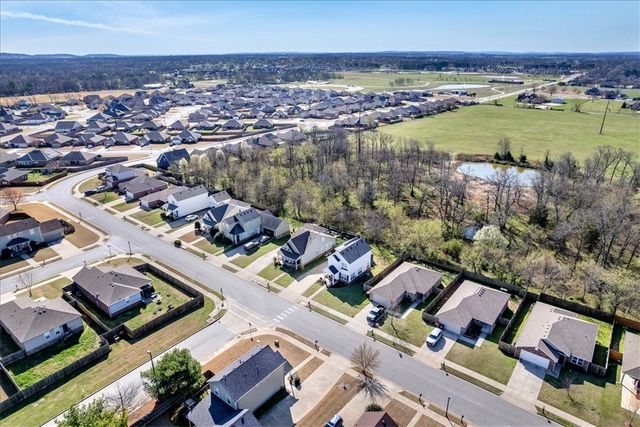 7715 Bridgegate Avenue, Springdale, AR 72762