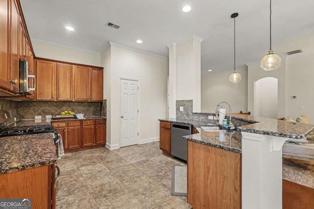 108 Greenview Drive, Newnan, GA 30265
