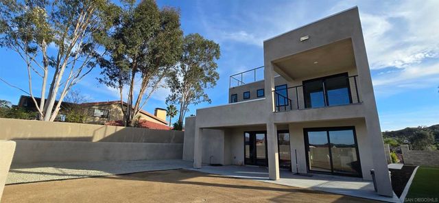 30145 Buck Tail Drive, Canyon Lake, CA 92587