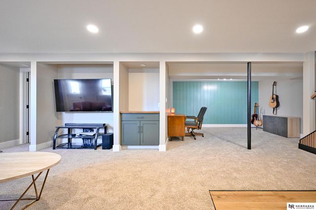 9144 Boyd Street, Omaha, NE 68134