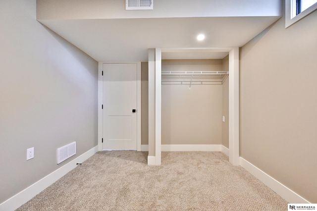 9144 Boyd Street, Omaha, NE 68134