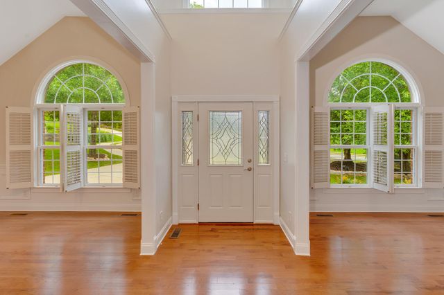 9237 Leaf Brook Lane, Apison, TN 37302