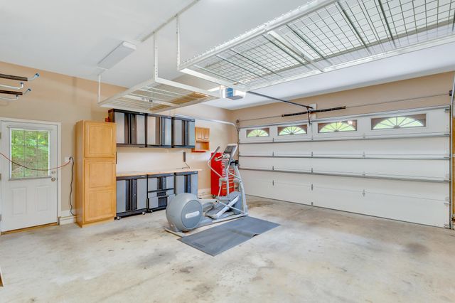 9237 Leaf Brook Lane, Apison, TN 37302