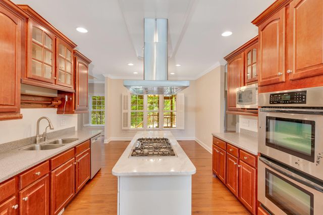 9237 Leaf Brook Lane, Apison, TN 37302