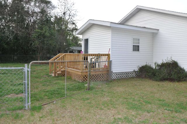 910 Sandy Bluff Rd., Mullins, SC 29574